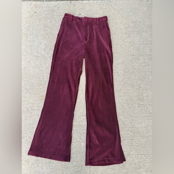 Urban Outfitters Womens Cassidy Burgundy Ribbed Velvet Kick Flare Pants Size 6 - Picture 2 of 11